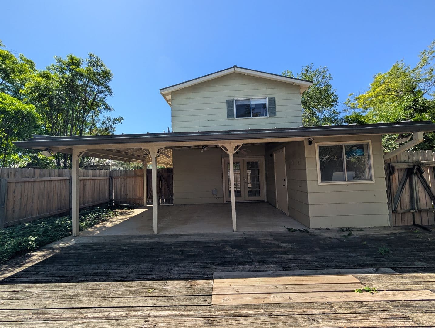 New Braunfels House: 164 S Union #102