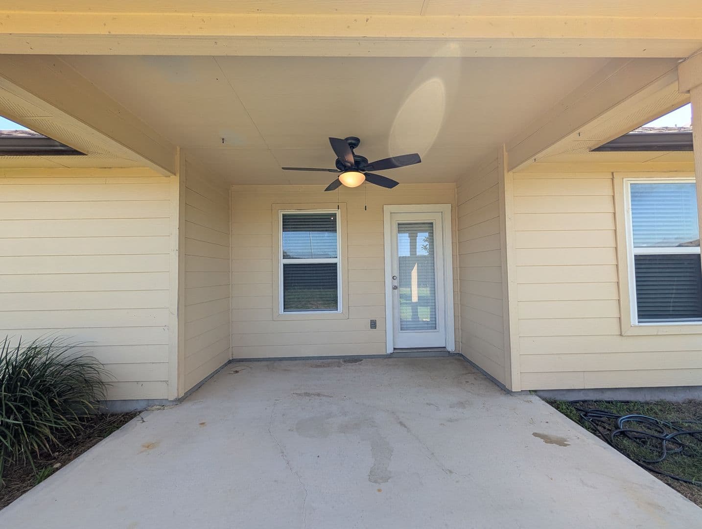 New Braunfels House: 1337 Lauren St