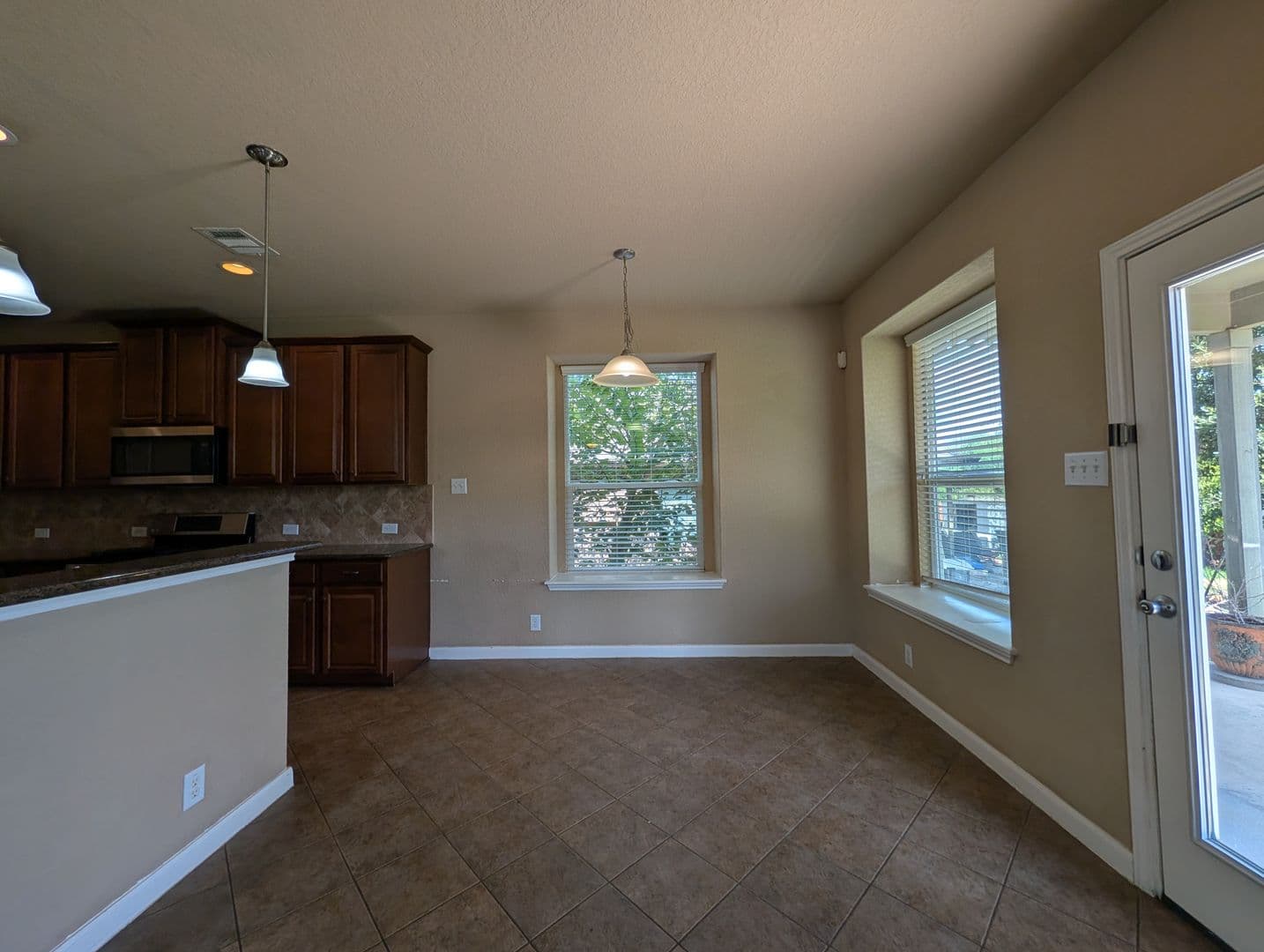 New Braunfels House: 212 Oak Creek Way