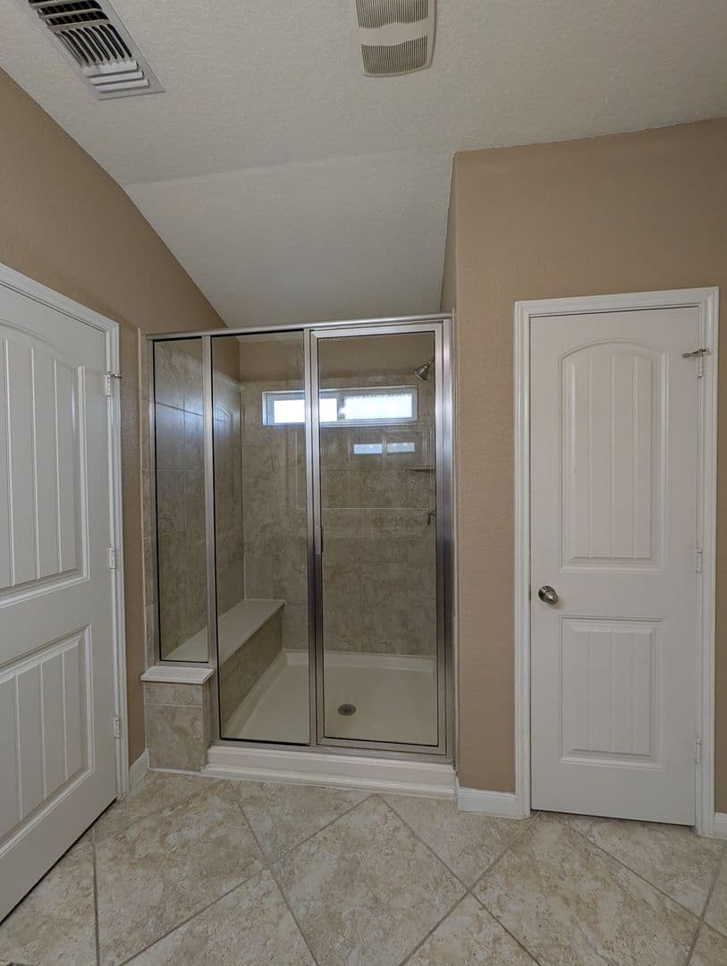 New Braunfels House: 1337 Lauren St