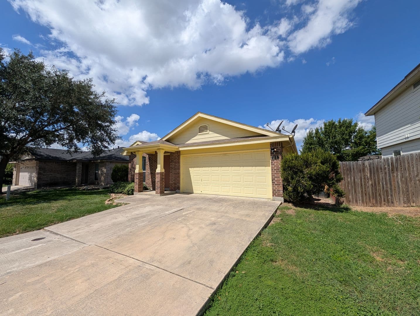 New Braunfels House: 369 Starling Creek
