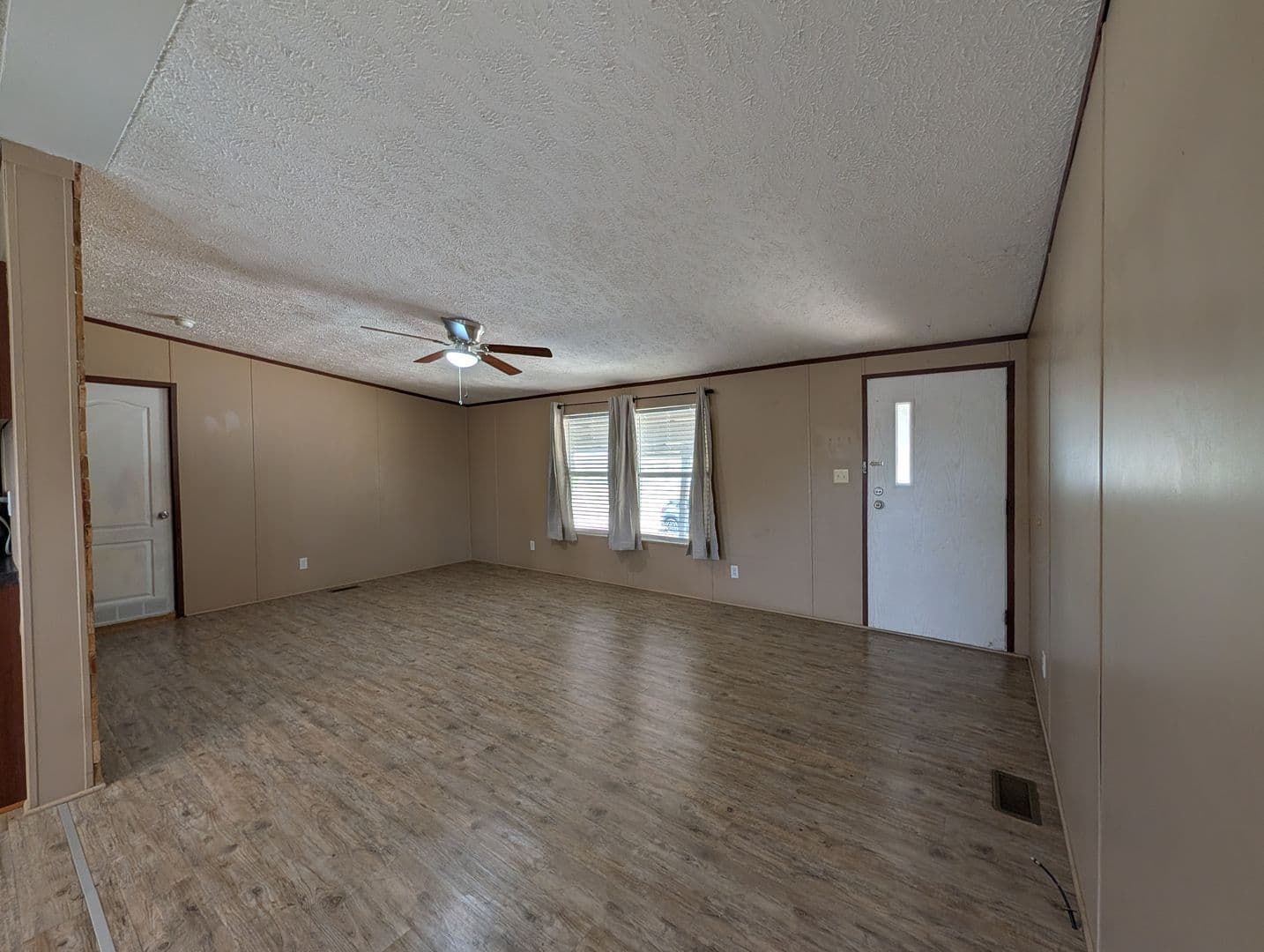 New Braunfels House: 135 Water Hole Lane