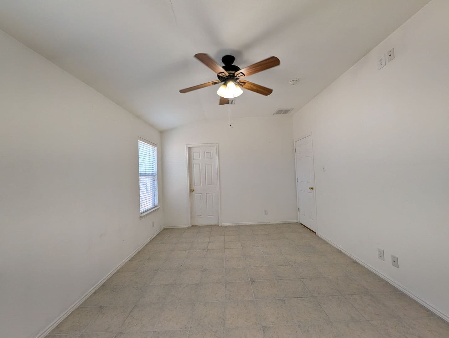 New Braunfels House: 369 Starling Creek