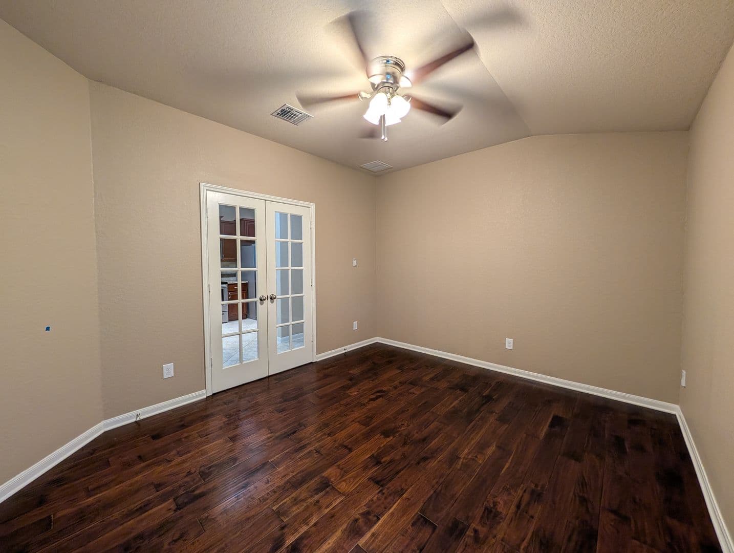 New Braunfels House: 1337 Lauren St