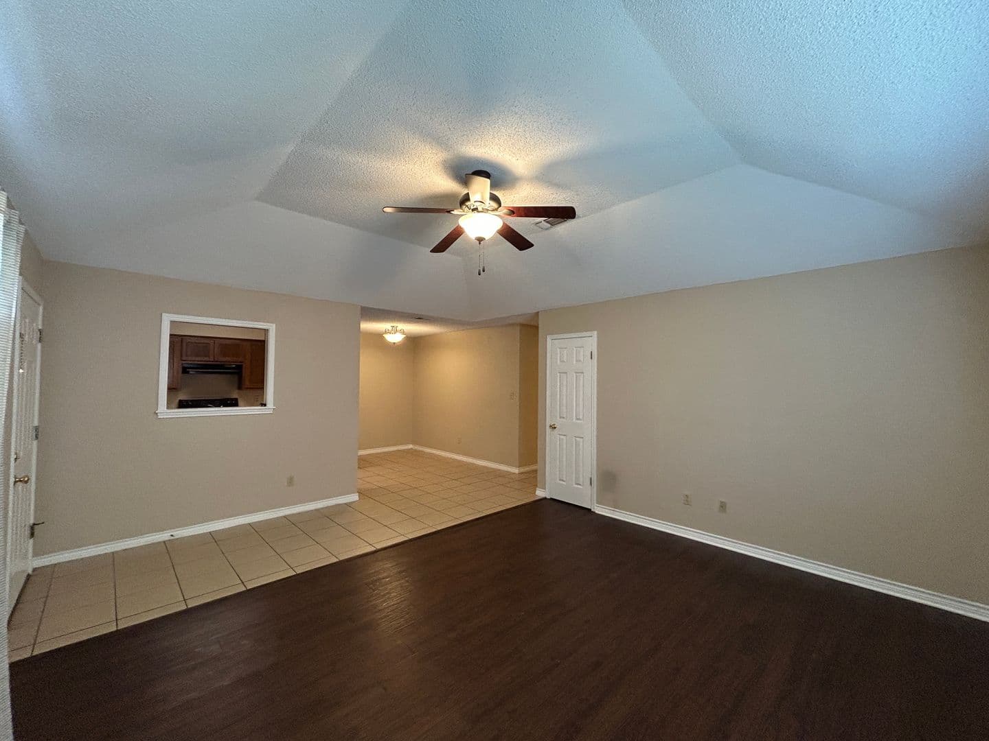 New Braunfels House: 1642 W County Line Rd