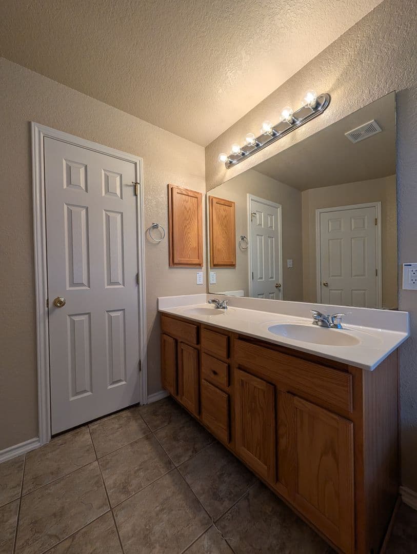 New Braunfels House: 249 Val Verde