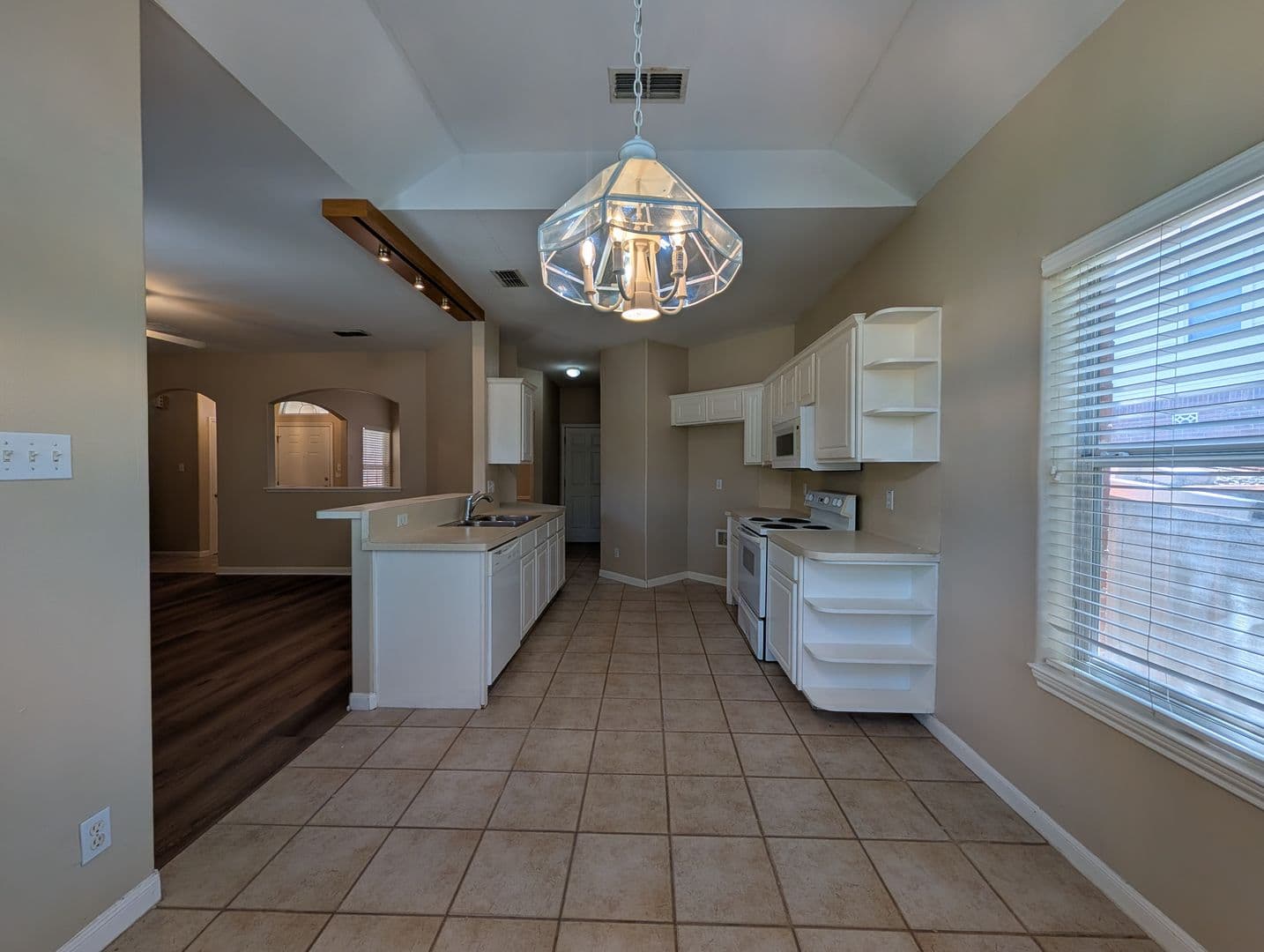 New Braunfels House: 947 River Rock