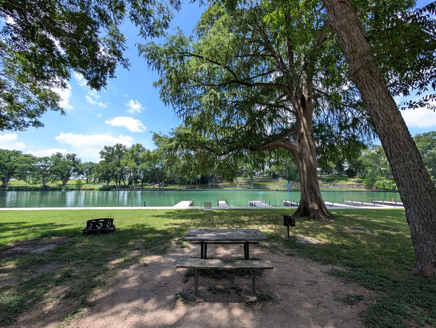 New Braunfels House: 947 River Rock
