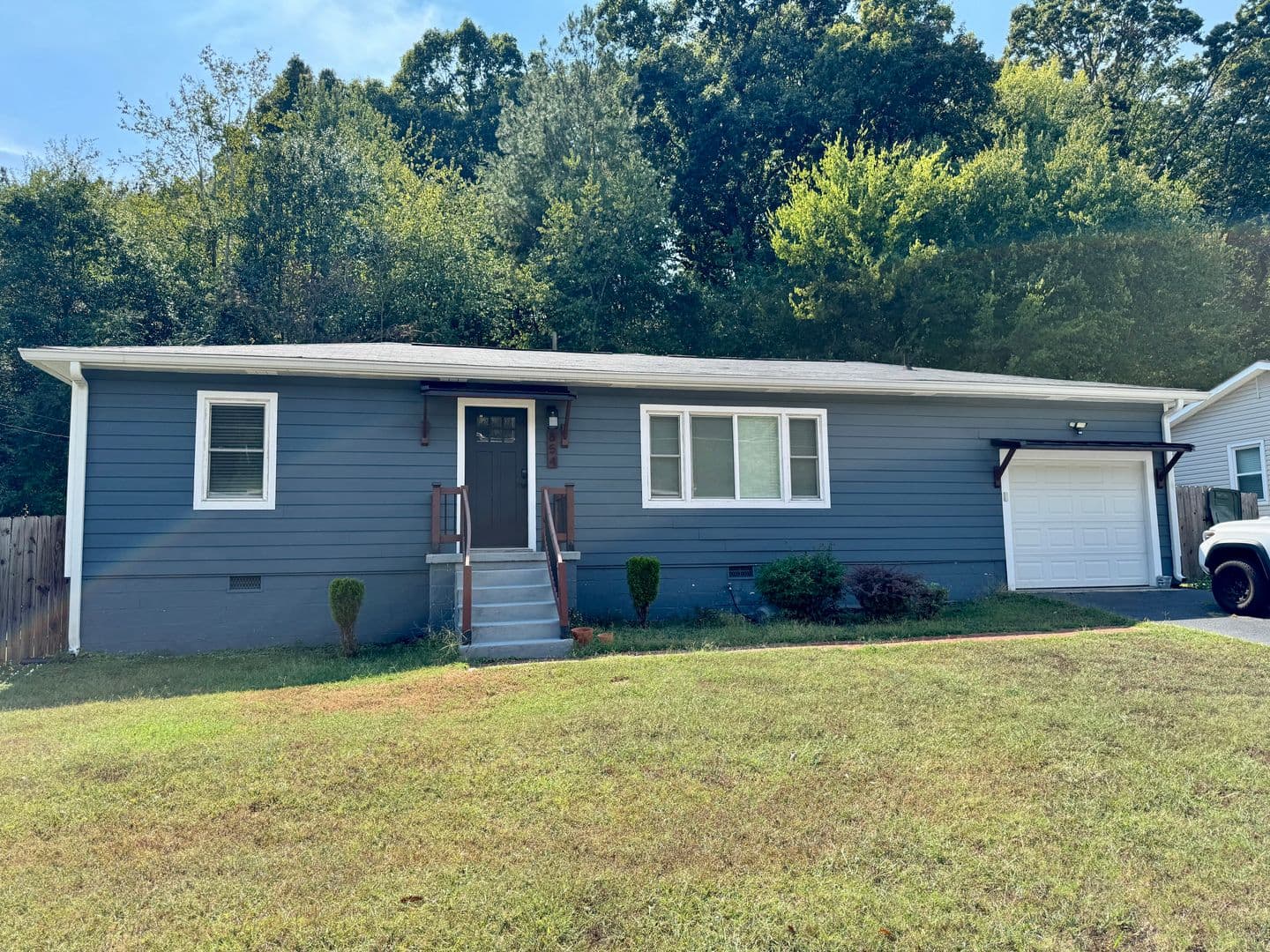 Chattanooga House: 854 Lupton Dr.