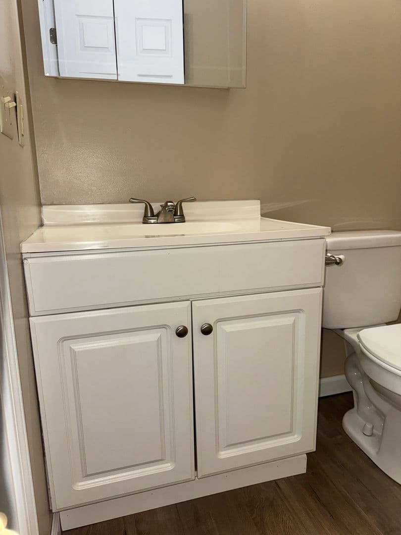 Bedford Apartment: 6th St. Apartments