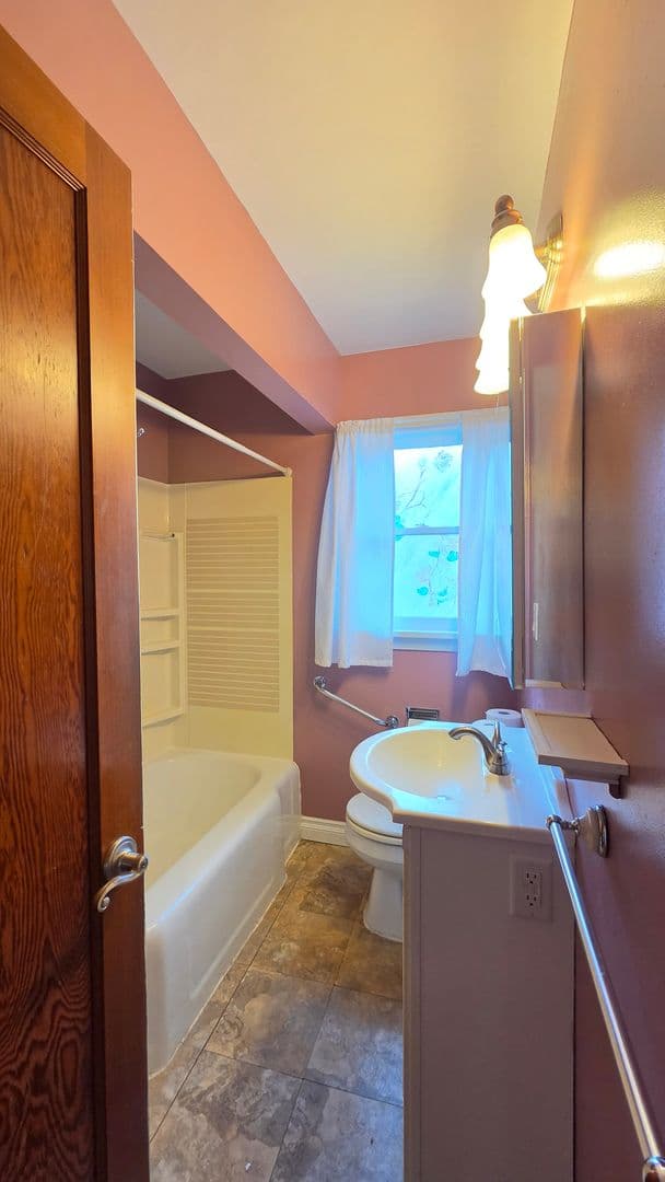 Missoula House: 511 Livingston Ave