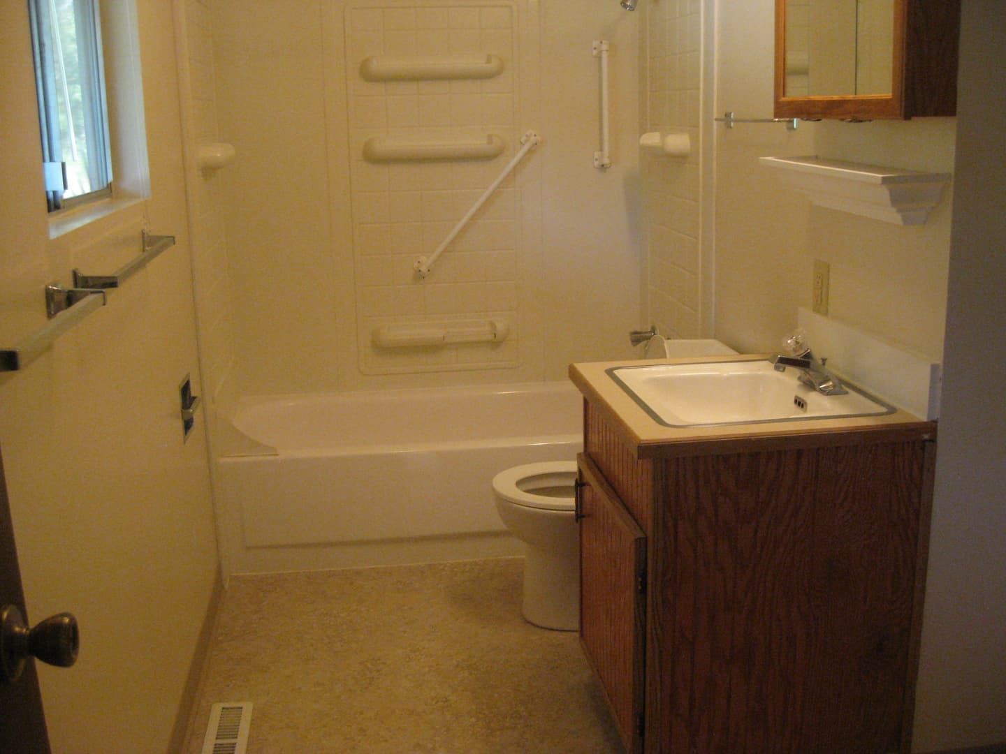 Missoula Apartment: 1-8 Charis Lane