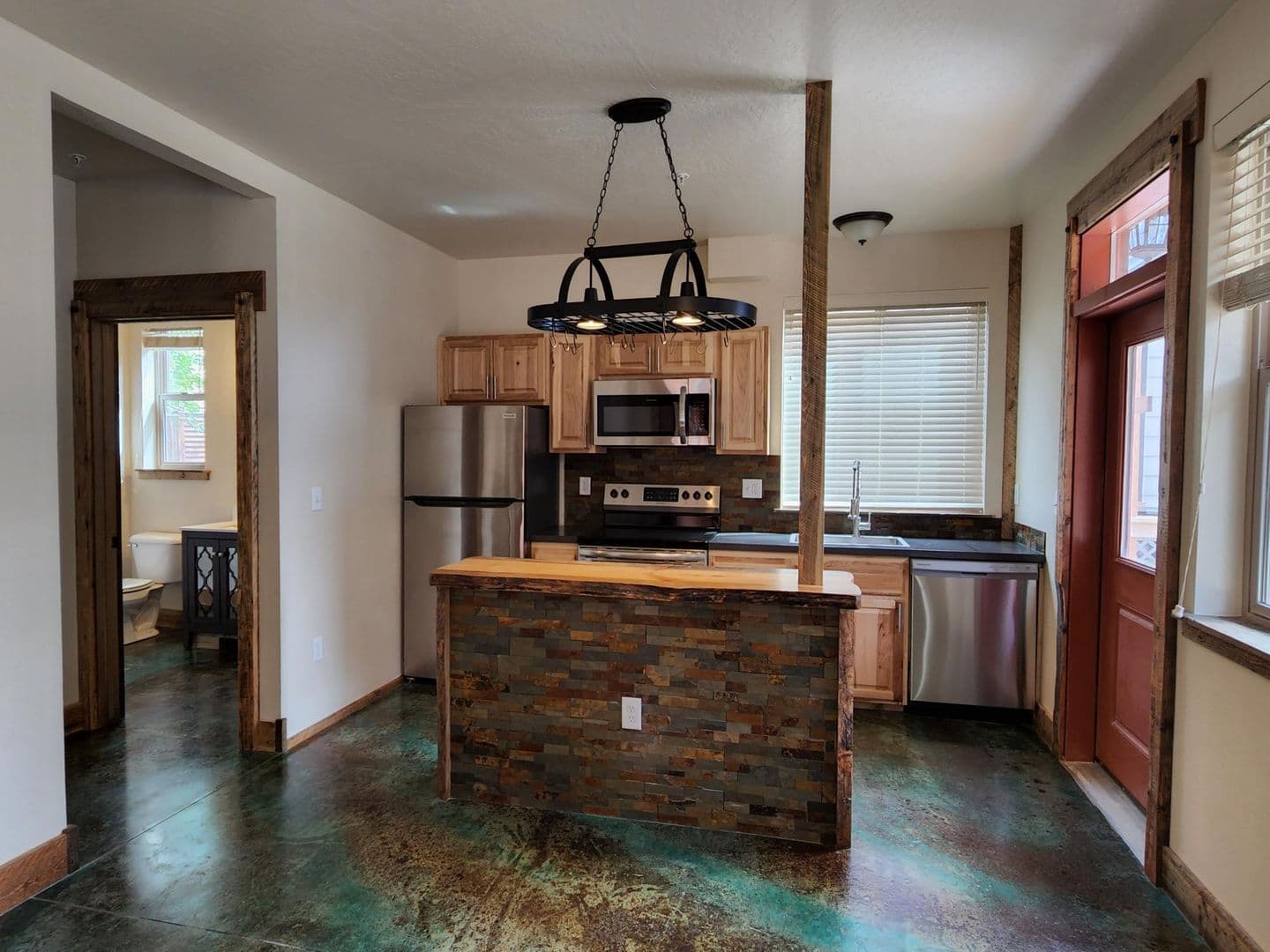 Missoula Apartment: 816 Palmer St