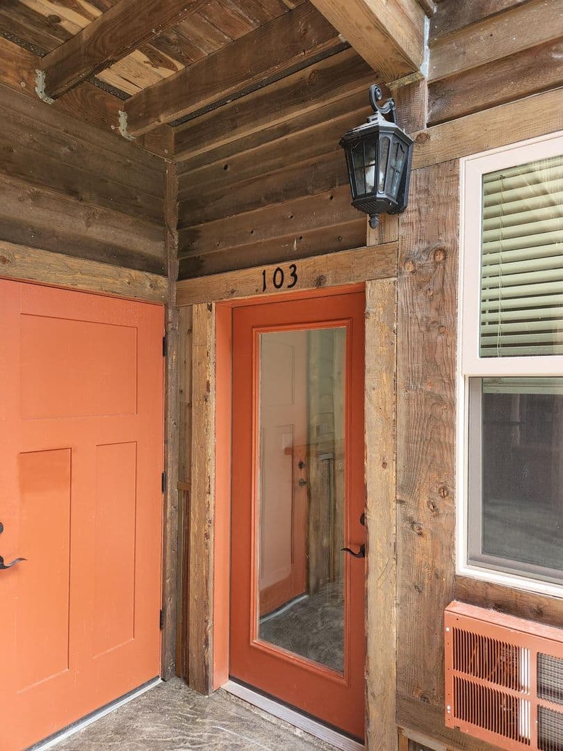 Missoula Apartment: 816 Palmer St