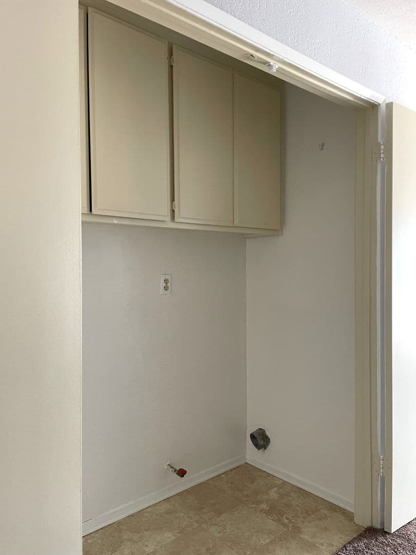 San Pedro Apartment: 1042 W. 9th Street