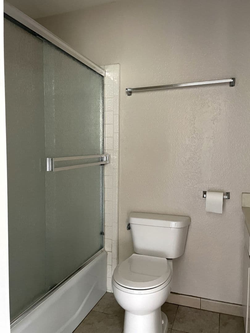 San Pedro Apartment: 1042 W. 9th Street