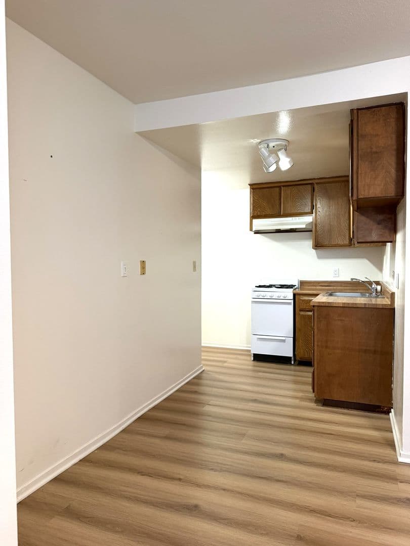 San Pedro Apartment: 1804 South Cabrillo Avenue