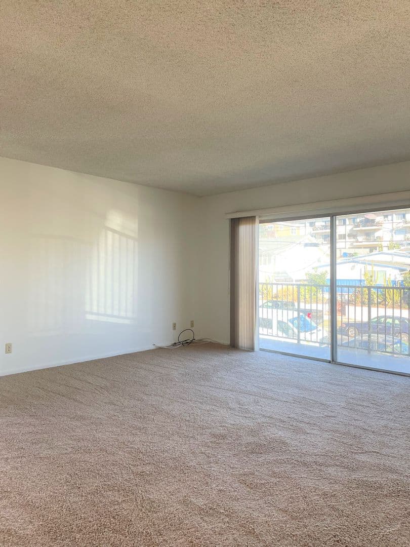 San Pedro Apartment: 711 W. 39th Street