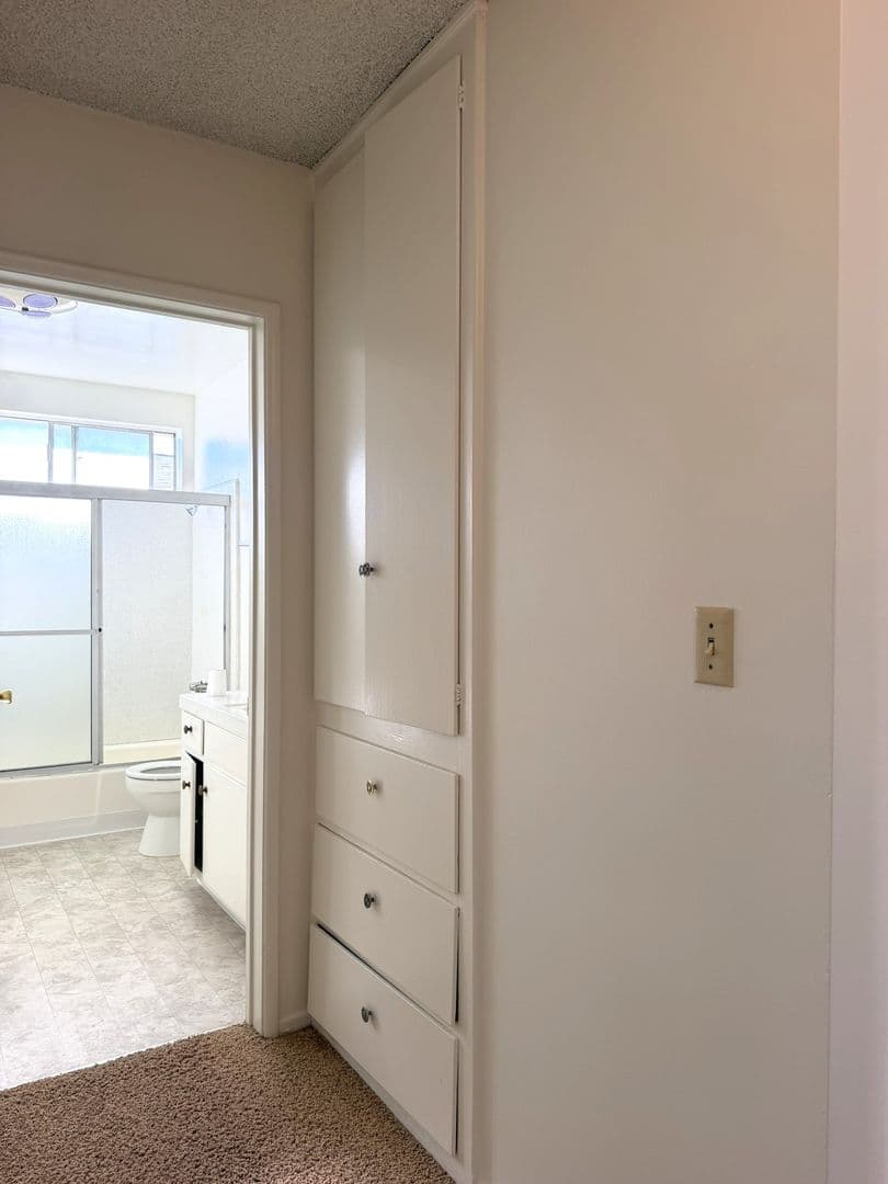 San Pedro Apartment: 711 W. 39th Street