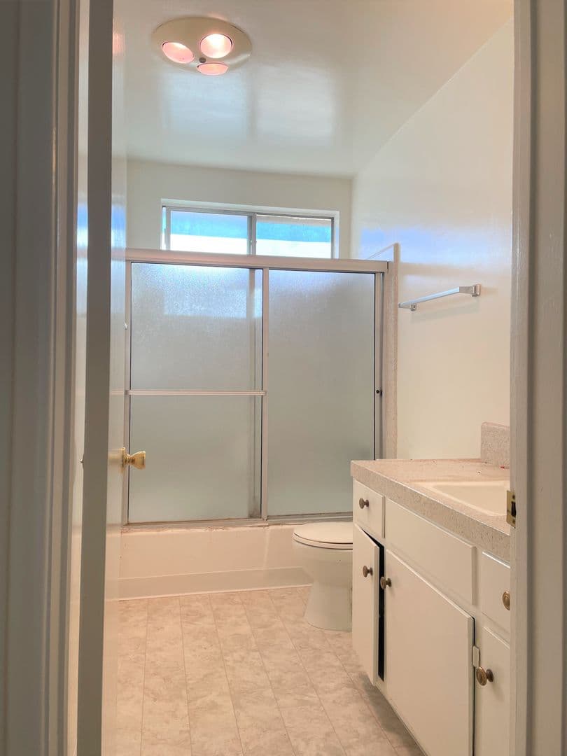 San Pedro Apartment: 711 W. 39th Street
