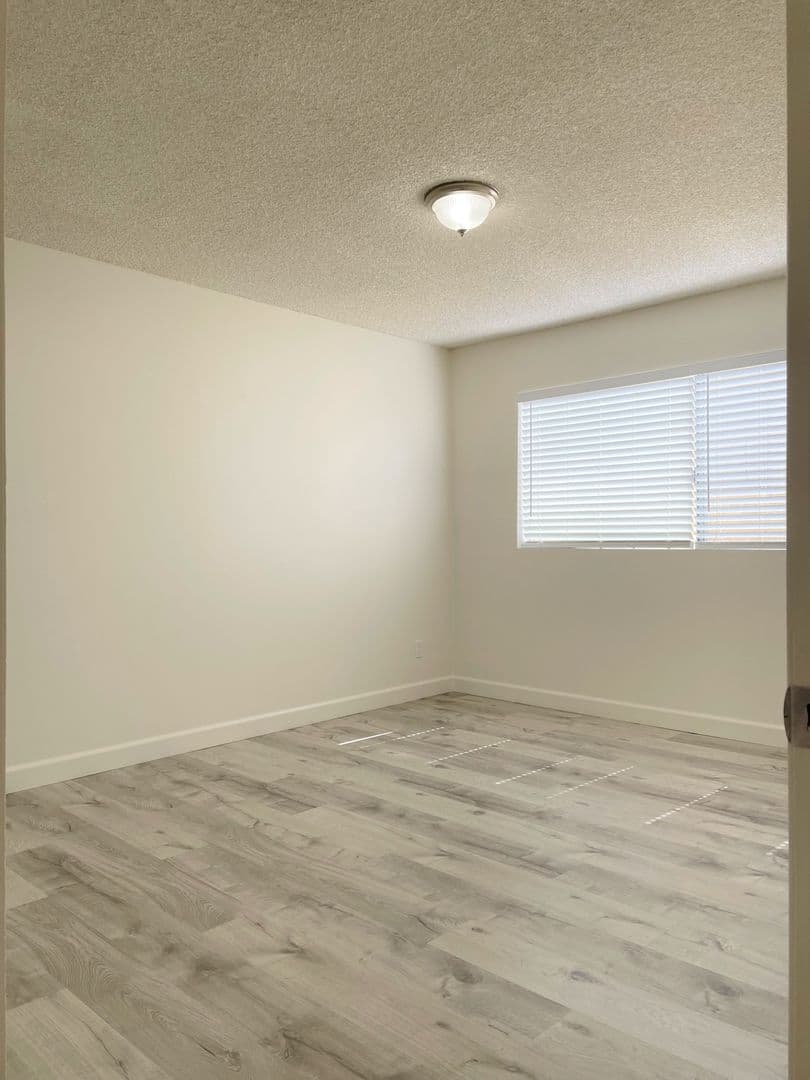 San Pedro Apartment: 1255 W 7th Street