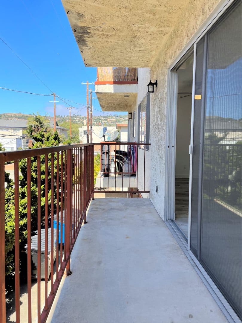 San Pedro Apartment: 1255 W 7th Street