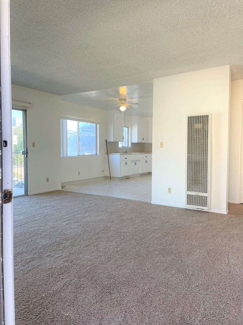 San Pedro Apartment: 711 W. 39th Street