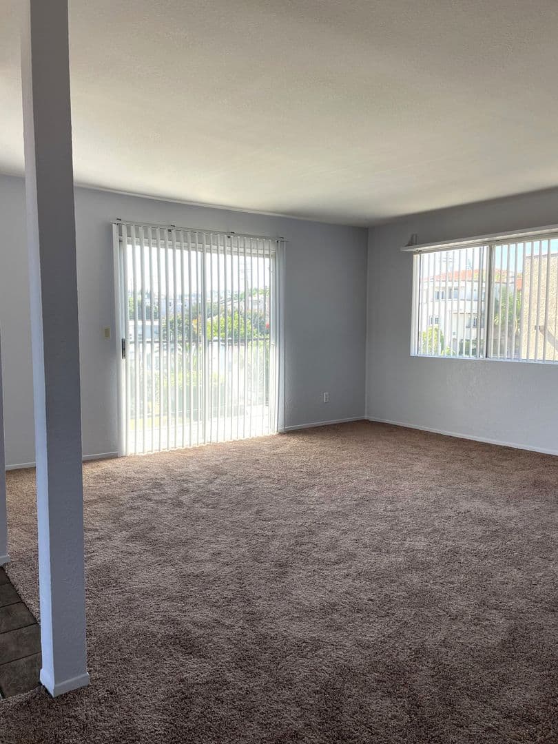 San Pedro Apartment: 1042 W. 9th Street