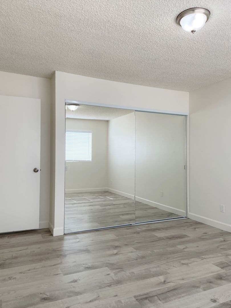 San Pedro Apartment: 1255 W 7th Street