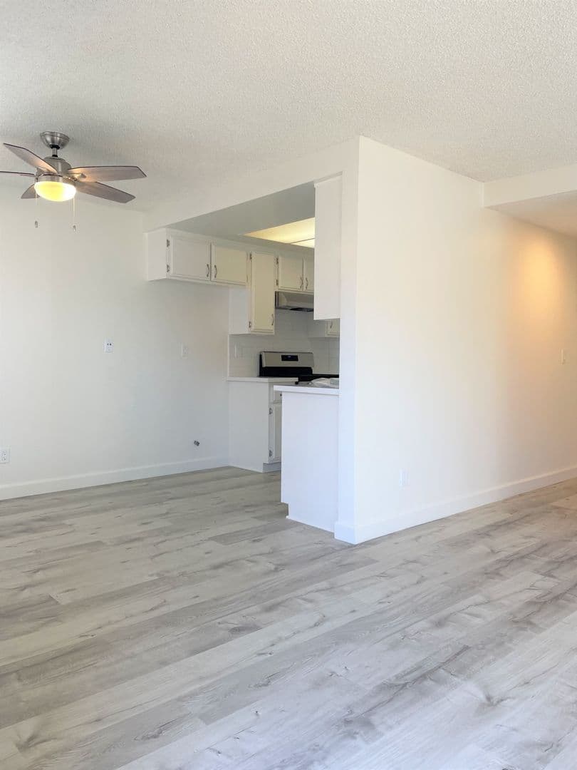 San Pedro Apartment: 1255 W 7th Street