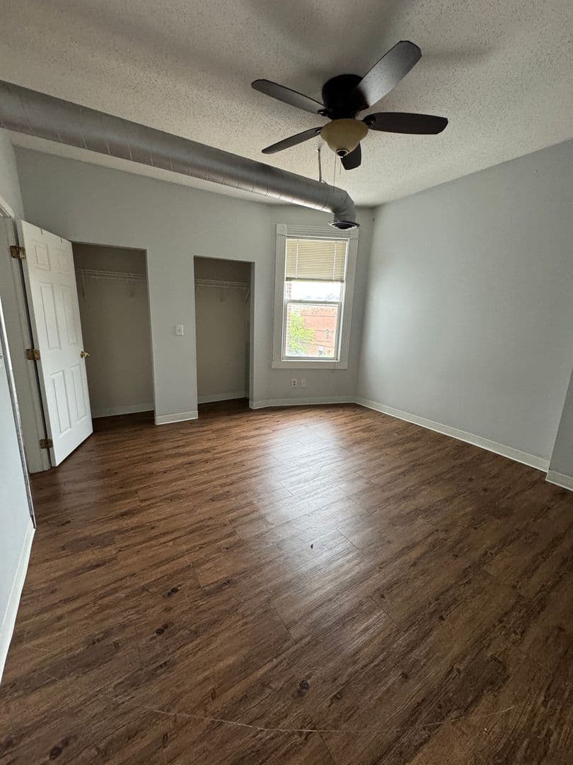 Davenport Apartment: 246 W 3rd St