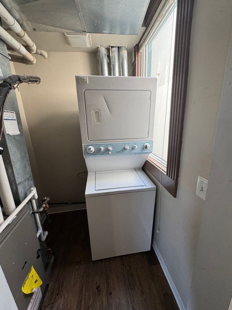 Davenport Apartment: 246 W 3rd St