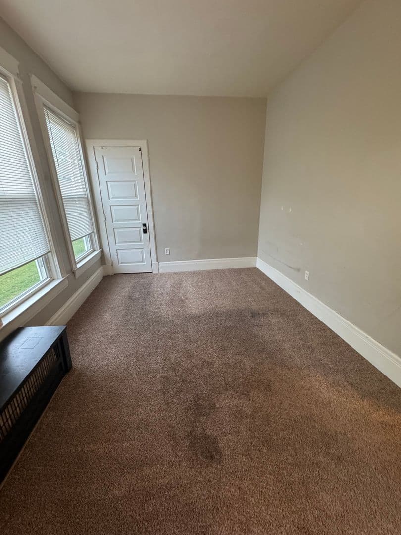 Davenport Apartment: 703 E. 14th St.