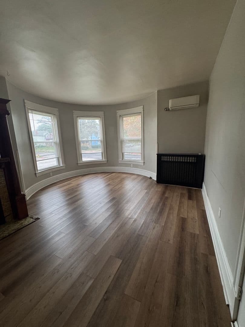 Davenport Apartment: 703 E. 14th St.
