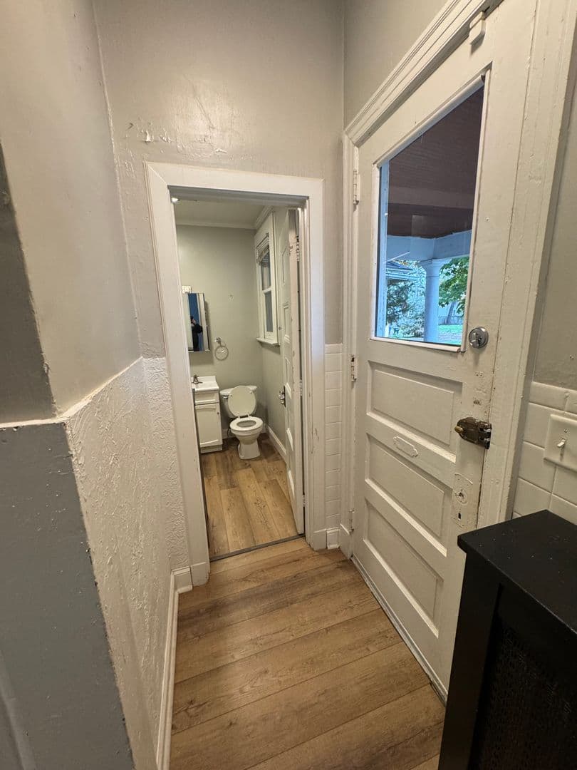 Davenport Apartment: 703 E. 14th St.