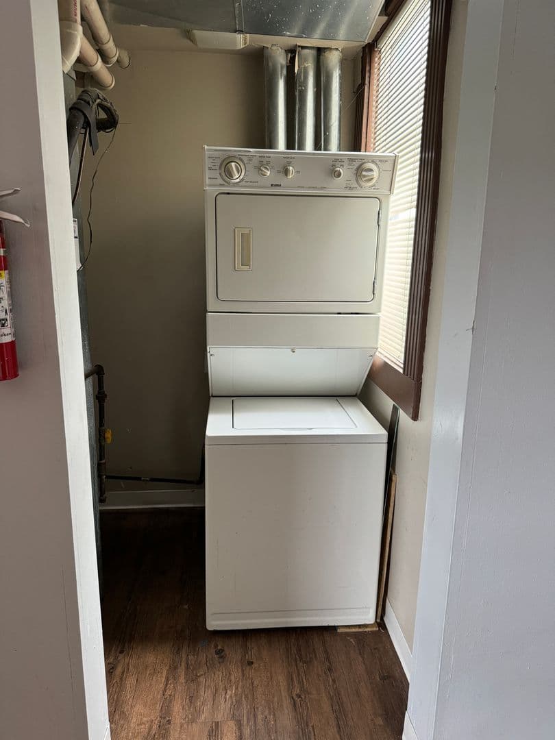 Davenport Apartment: 246 W 3rd St