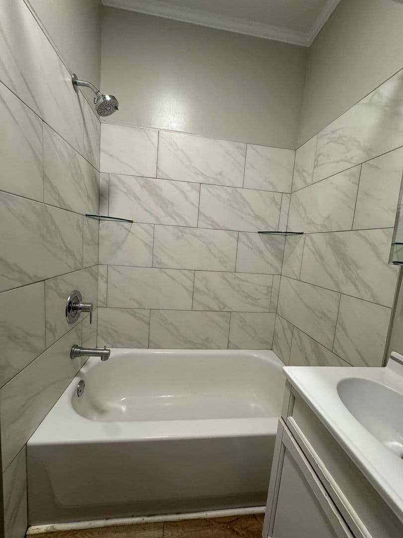 Davenport Apartment: 703 E. 14th St.