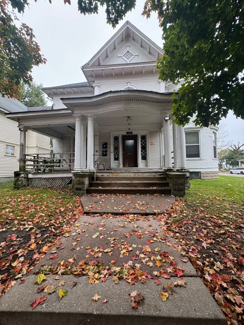 Davenport Apartment: 703 E. 14th St.