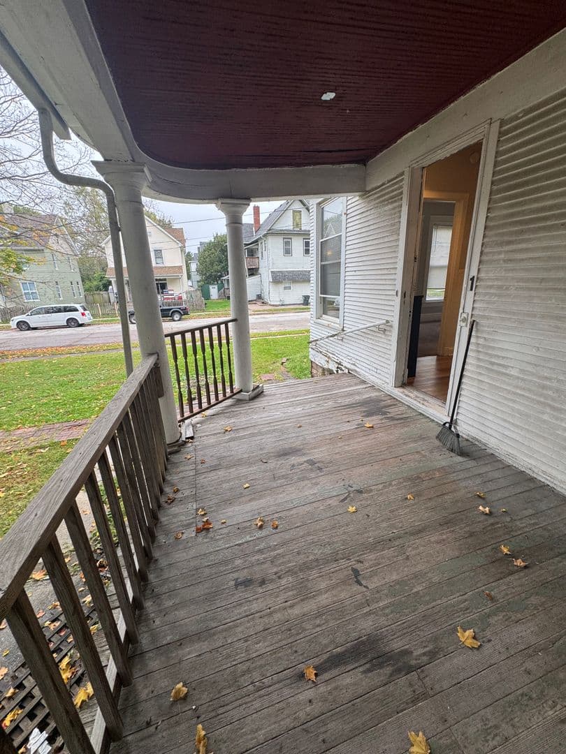 Davenport Apartment: 703 E. 14th St.