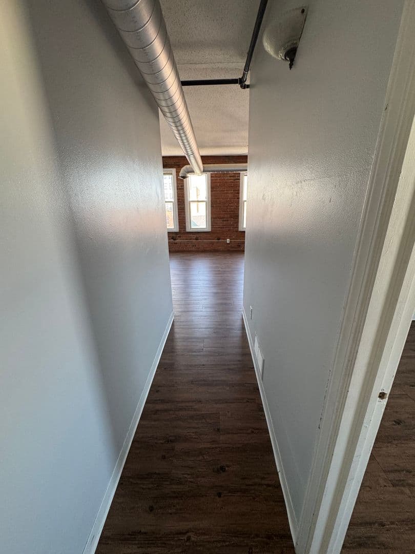 Davenport Apartment: 246 W 3rd St