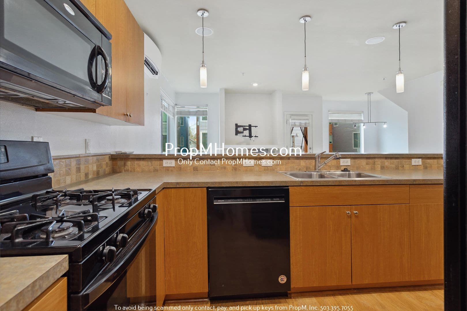 Portland House: 8020 N Burlington Avenue 9-6