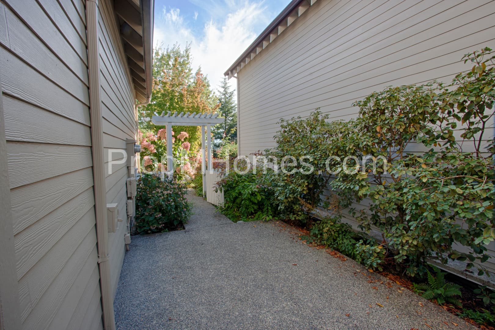 Portland House: 2542 NW Miller Road Unit 25
