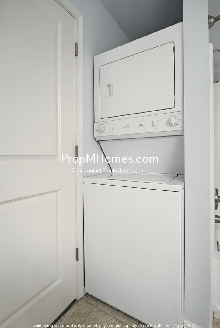 Portland House: 15064 NW Central Drive Unit 1302