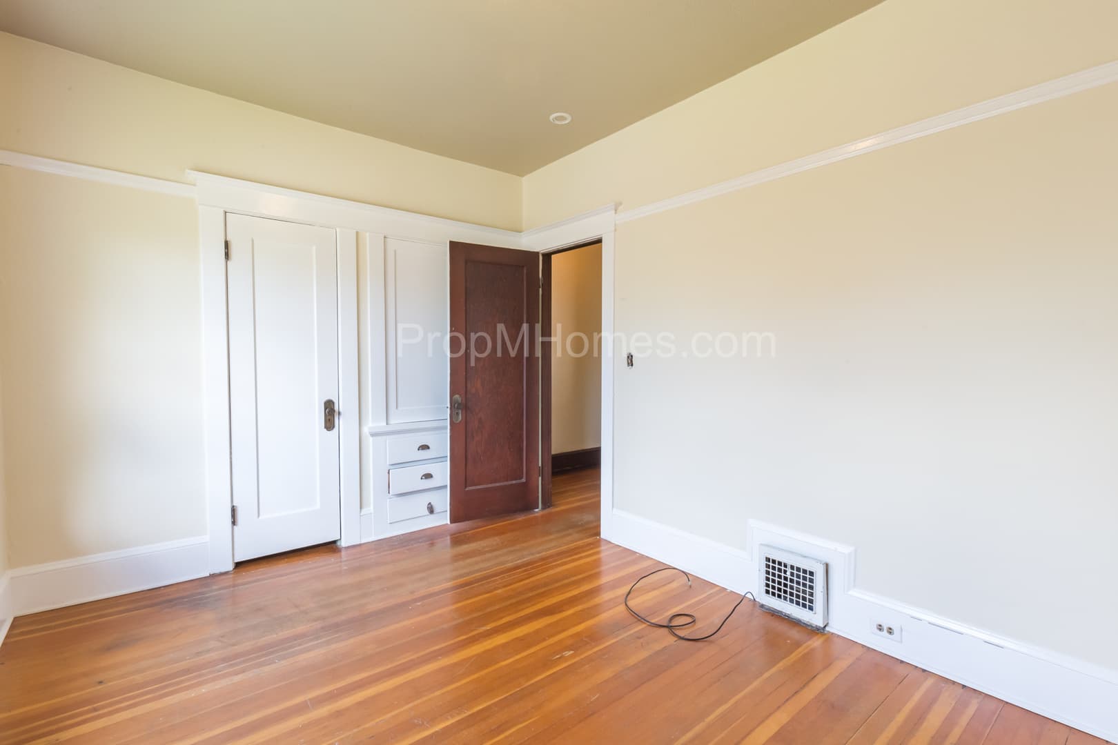 Portland House: 1027 SE 42nd Avenue