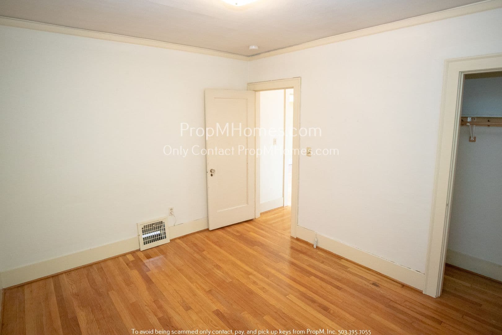 Portland Apartment: 3406 SE 28th Place