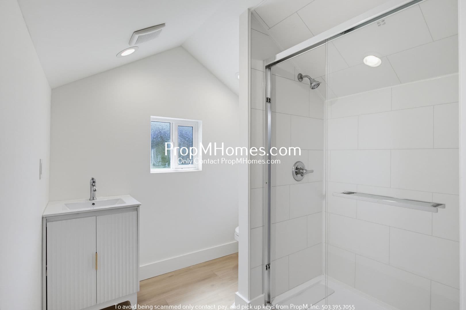 Portland Apartment: 2809 SE Washington Street