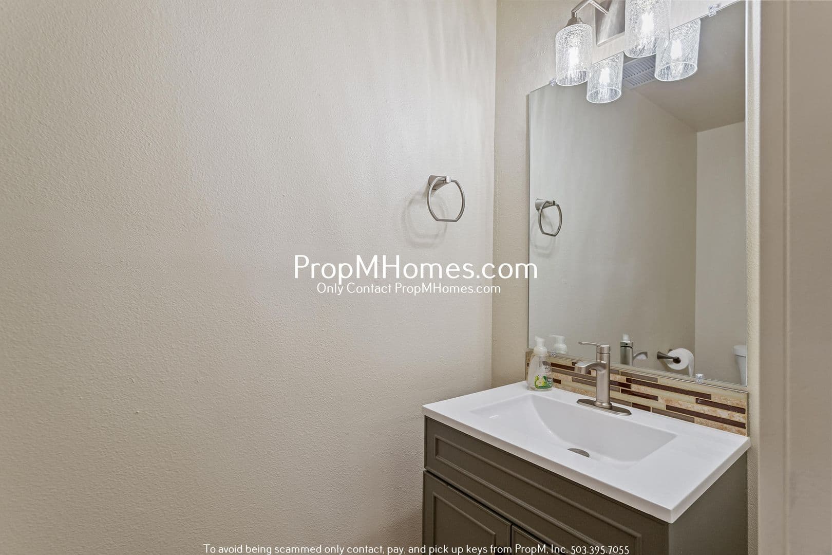 Portland House: 3717 NE Mallory Avenue