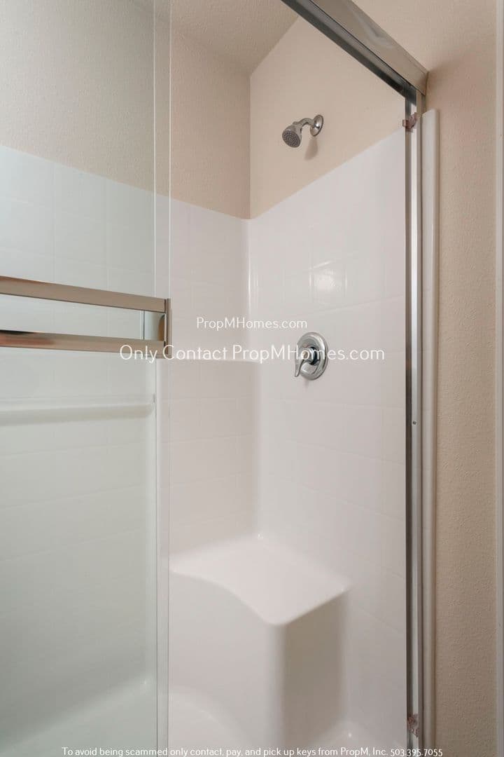 Tigard House: 8516 SW Schmidt Loop