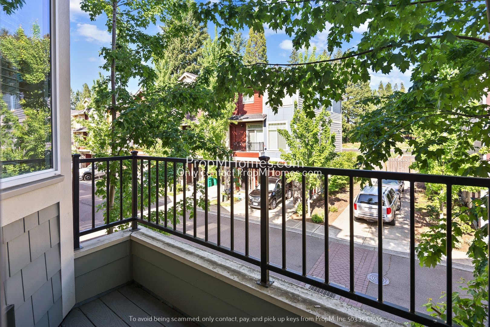 Hillsboro House: 441 NE Tork Place
