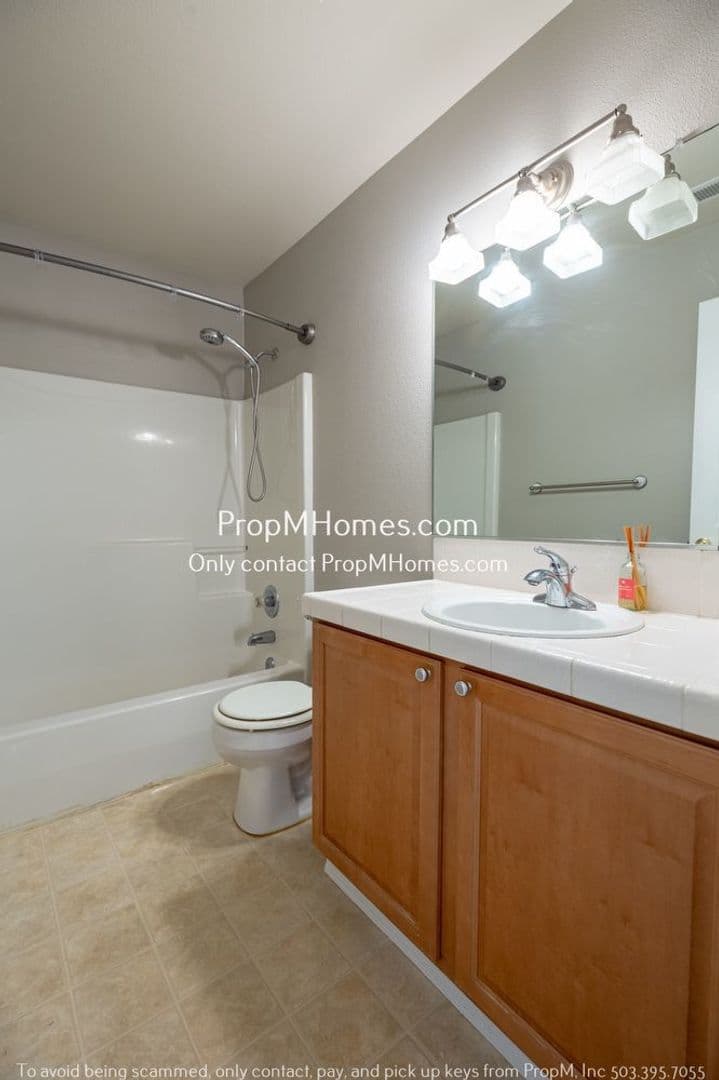 Wilsonville House: 7561 SW Thornton Street